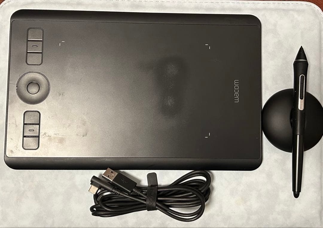 液タブ・ペンタブ Wacom Intuos Pro PTH-460