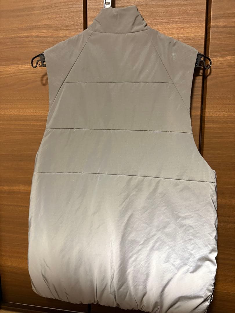 Nike ダウンベスト リフレクトシルバー