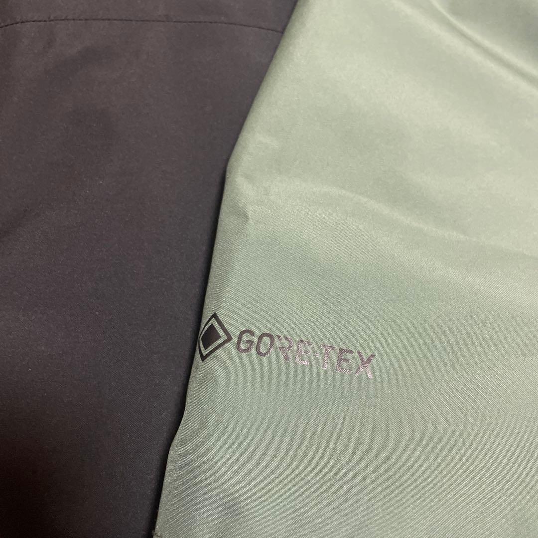 686 シックスエイトシックス　スノーボードウェア ジャケット