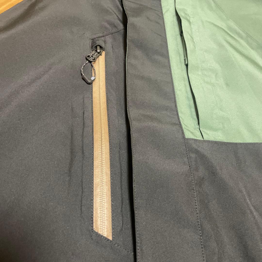 686 シックスエイトシックス　スノーボードウェア ジャケット