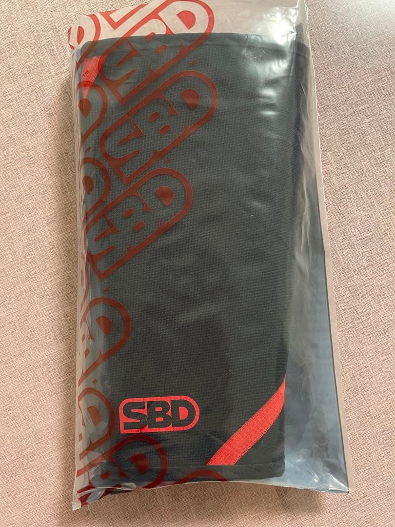 【値下げしました】SBD ニースリーブ　サイズS 黒/赤