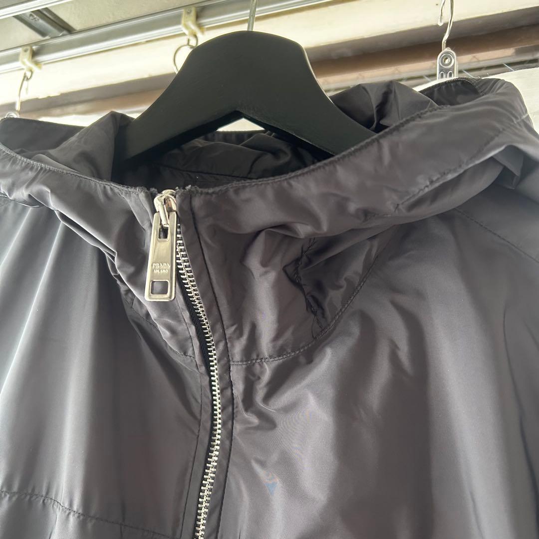PRADA 三角ロゴ　ナイロン　パーカー　46 トライアングル