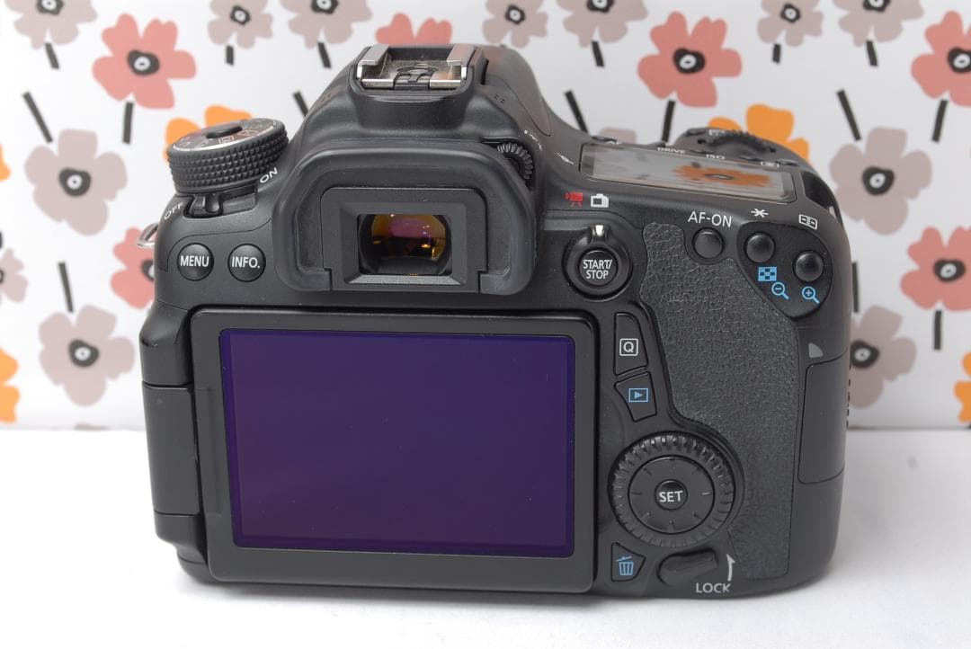 ❤Canon EOS 70D❤トリプルレンズ❤Wi-Fi接続❤単焦点レンズ付き❤