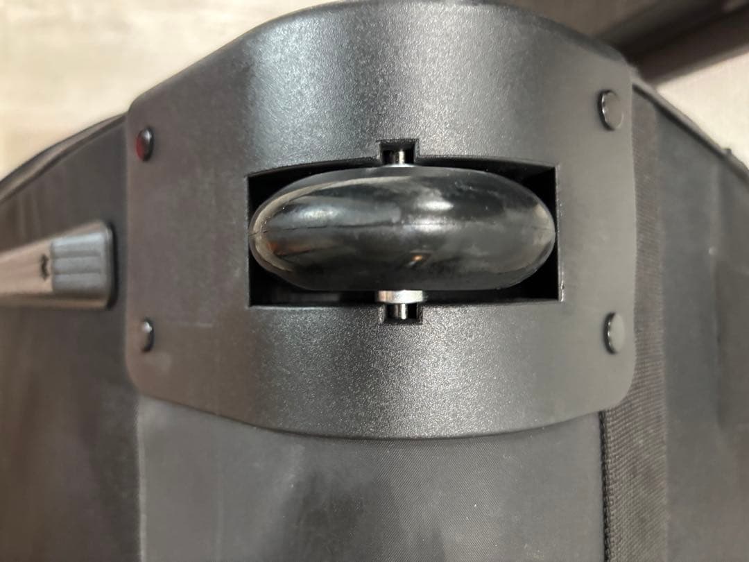 UNDER ARMOUR UAロードゲームホイールバッグ (BLK)