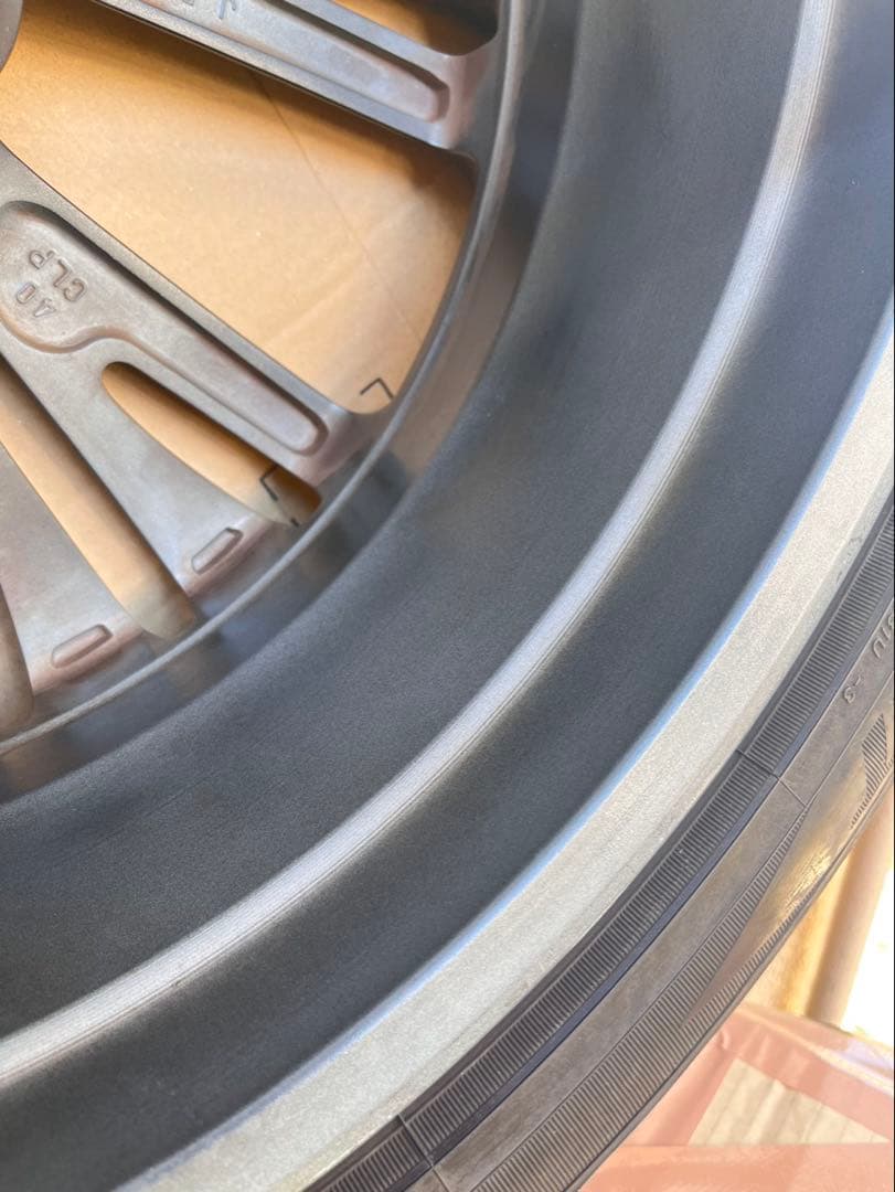 新型プリウス19インチ タイヤホイールセット