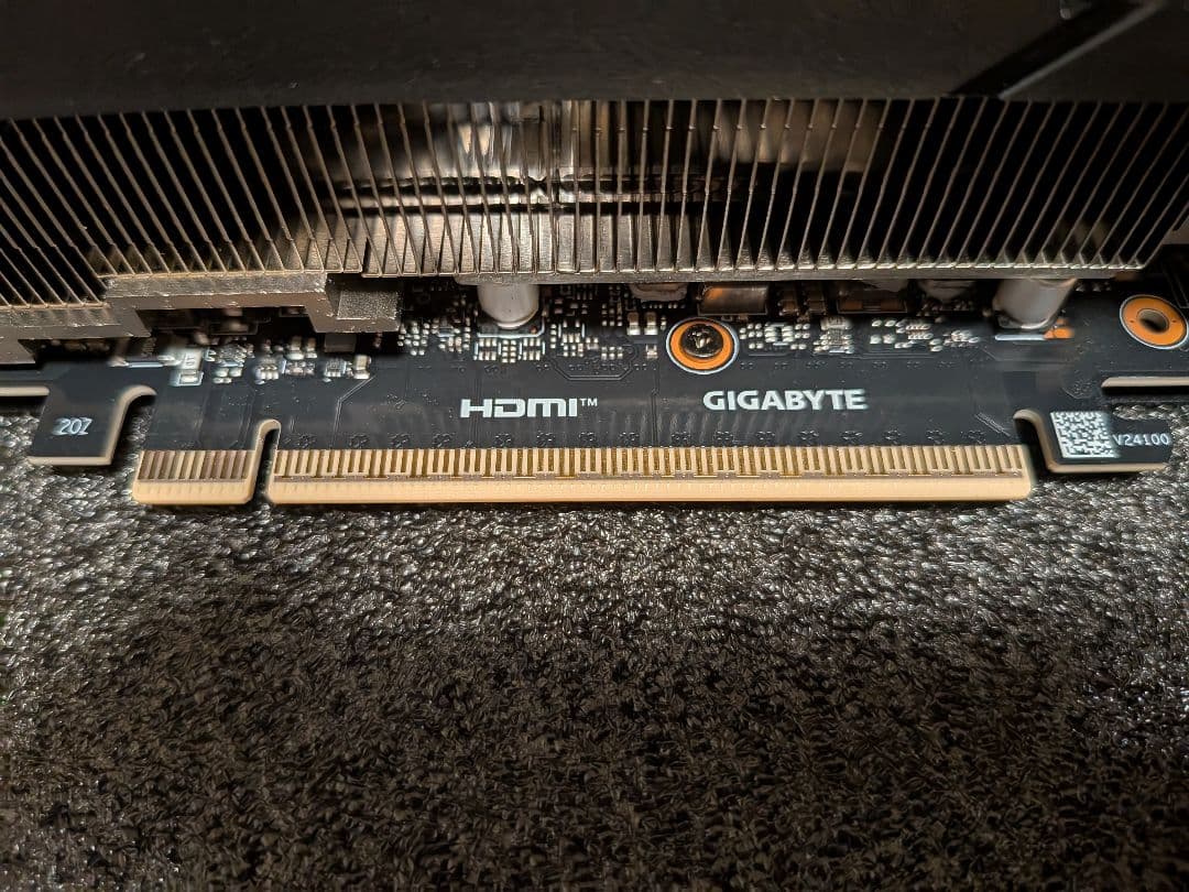 新品同様 GIGABYTE GEFORCE RTX 5090 WINDFORCE