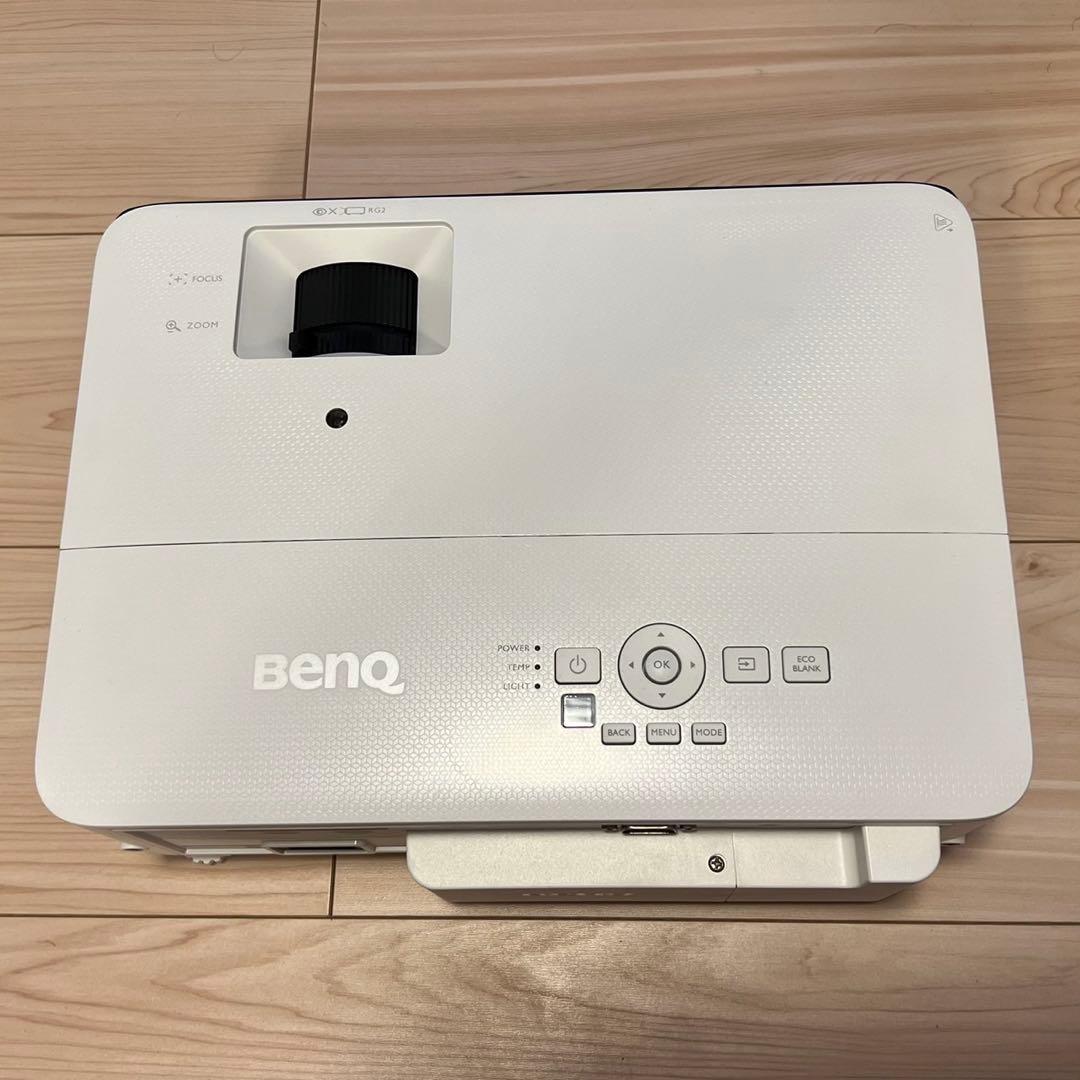 BENQ TK700 4K HDR 高輝度ホームエンターテイメントプロジェクター