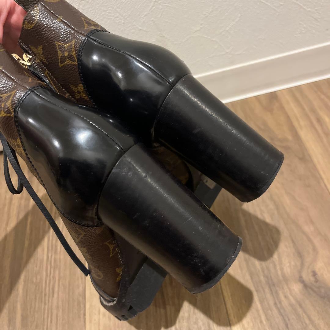 S*引様 美品ルイヴィトン スタートレイル　ブーツ 37