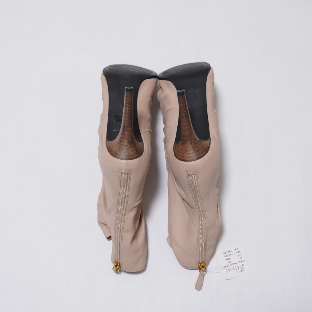 新品タグ付　モスキーノ　ピンク　ショートブーツ　ハート　ヒール