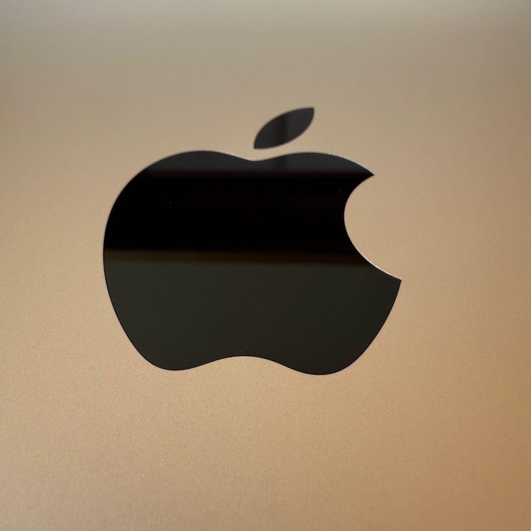 【美品】Mac mini M2チップ（8GBメモリ256GB）保証〜2025/3