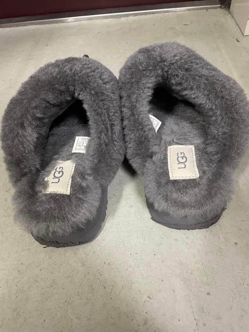 UGG ムートン　サンダル