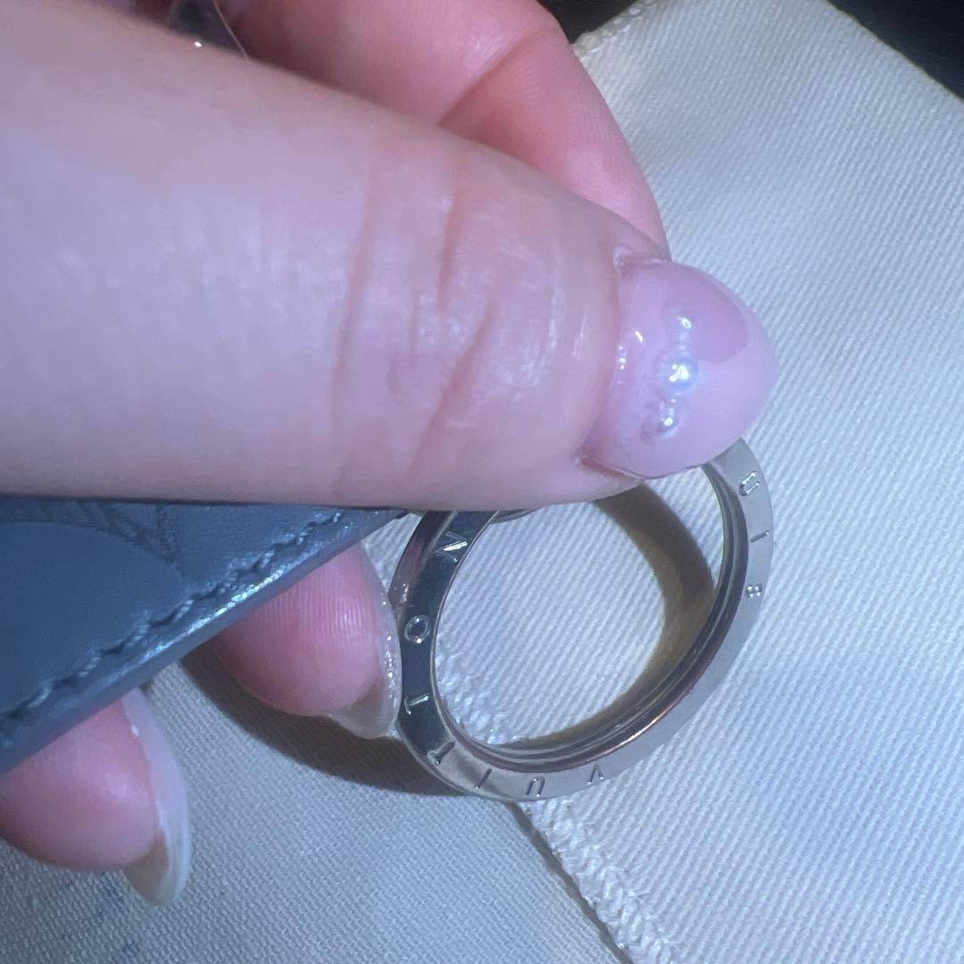 LOUIS VUITTON グレー キーホルダー