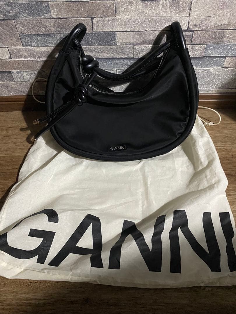 GANNI ガニー ハンドバッグ Knot Baguetteブラック