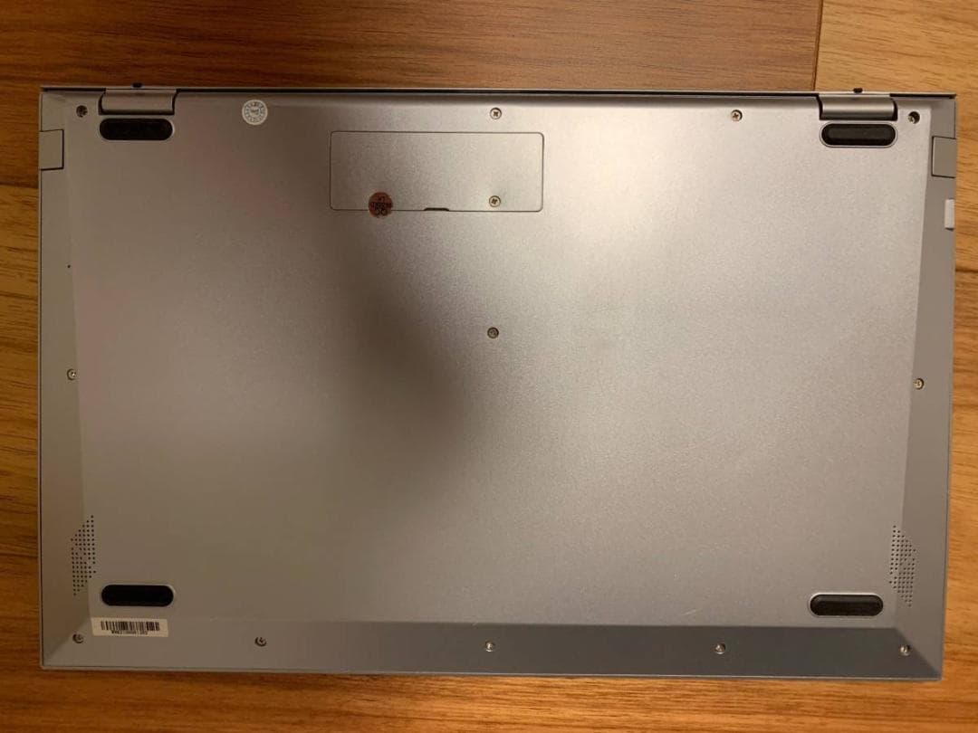 2021年製造の中古ノートPCです。