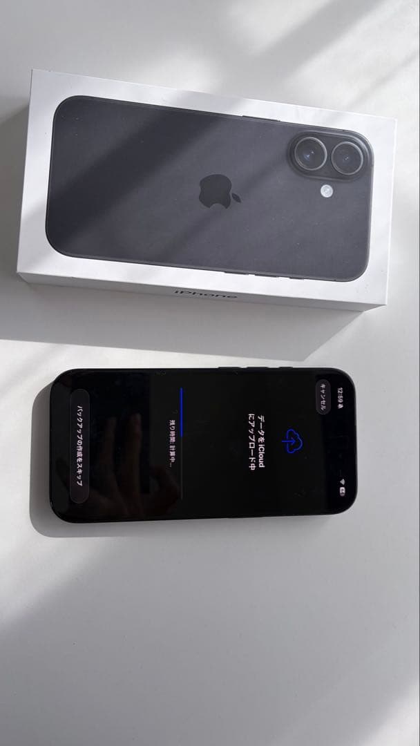 Apple iPhone 16ブラック 本体　SIMフリー 美品