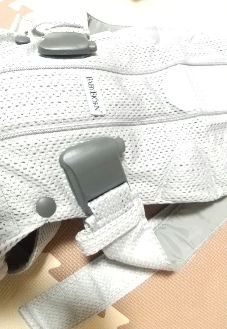 【美品】ベビービョルン ワンカイエアー メッシュ 抱っこ紐 シルバー