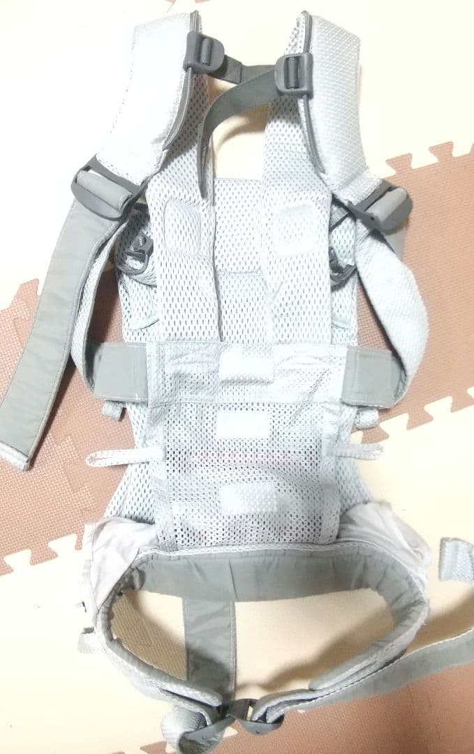 【美品】ベビービョルン ワンカイエアー メッシュ 抱っこ紐 シルバー