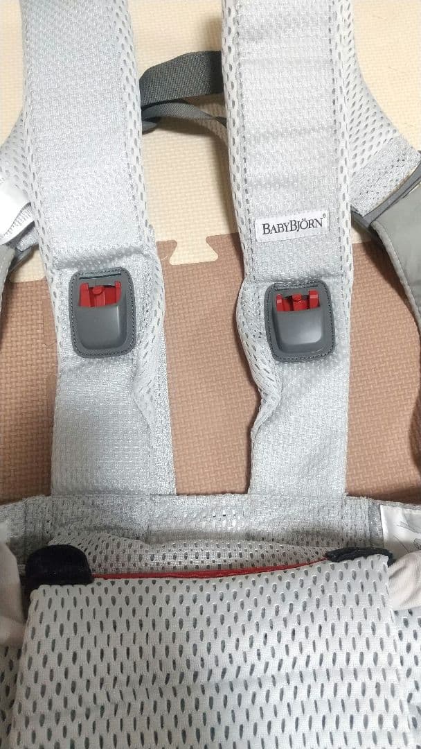 【美品】ベビービョルン ワンカイエアー メッシュ 抱っこ紐 シルバー