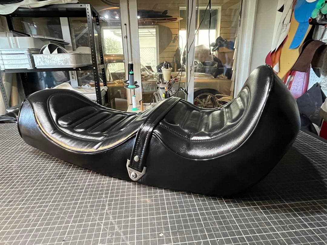 ぽ*ん様 GS400黒艶ダブルアンコ抜きチョビ猫シートゲルザブ加工済み