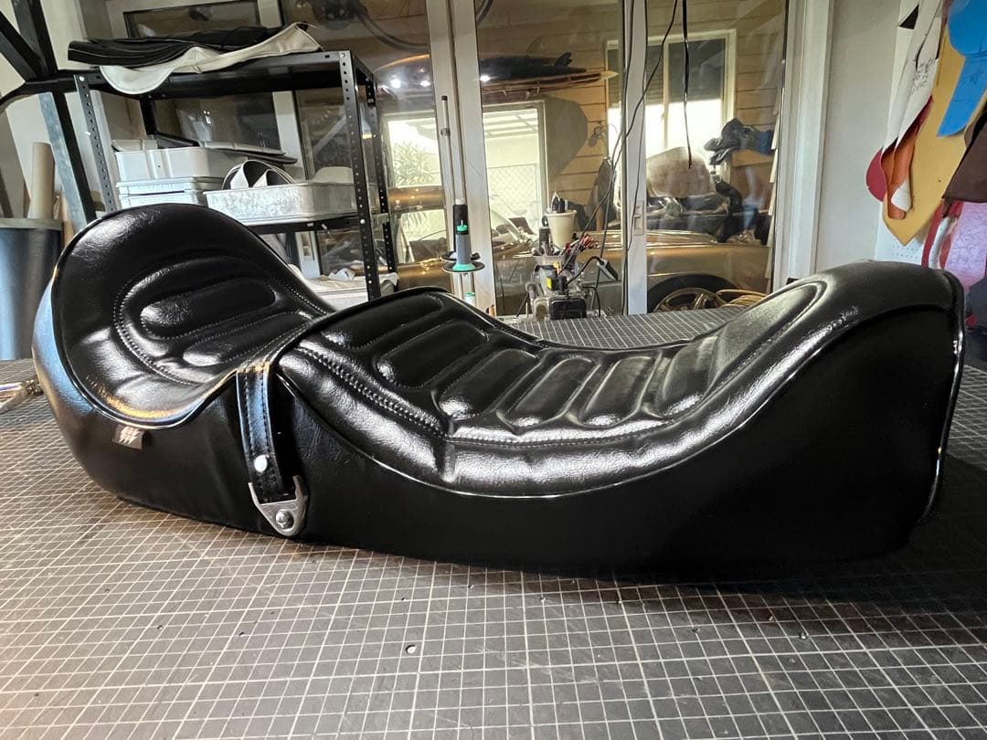 ぽ*ん様 GS400黒艶ダブルアンコ抜きチョビ猫シートゲルザブ加工済み