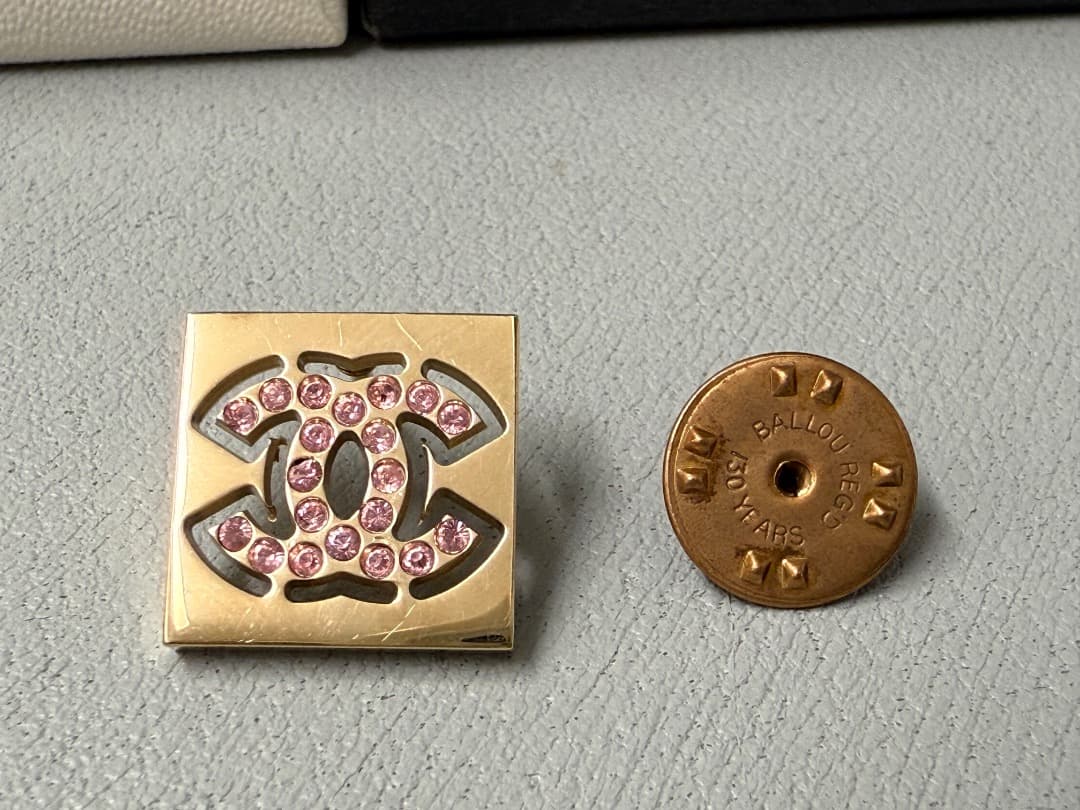 CHANEL ピンブローチ