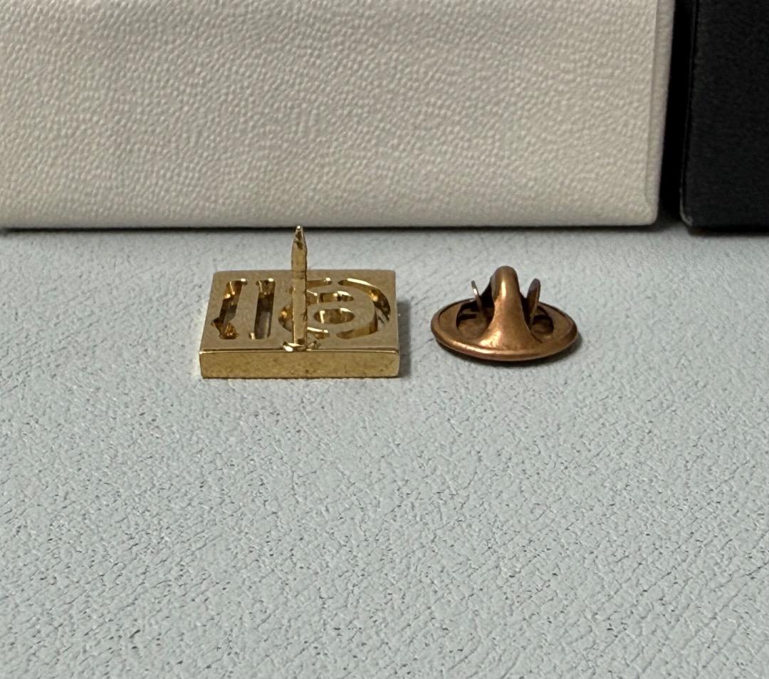 CHANEL ピンブローチ