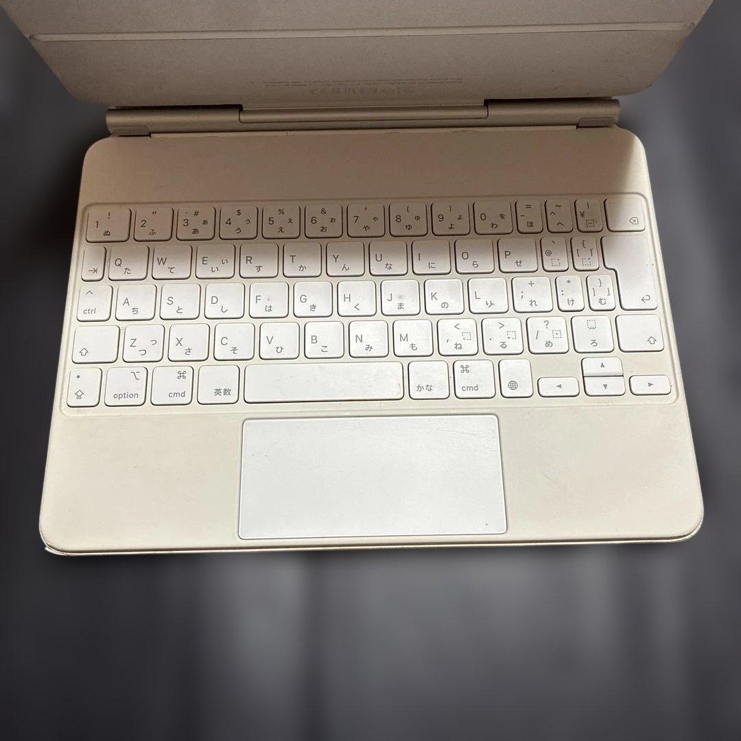 iPad マジックキーボード　ホワイト　A2261