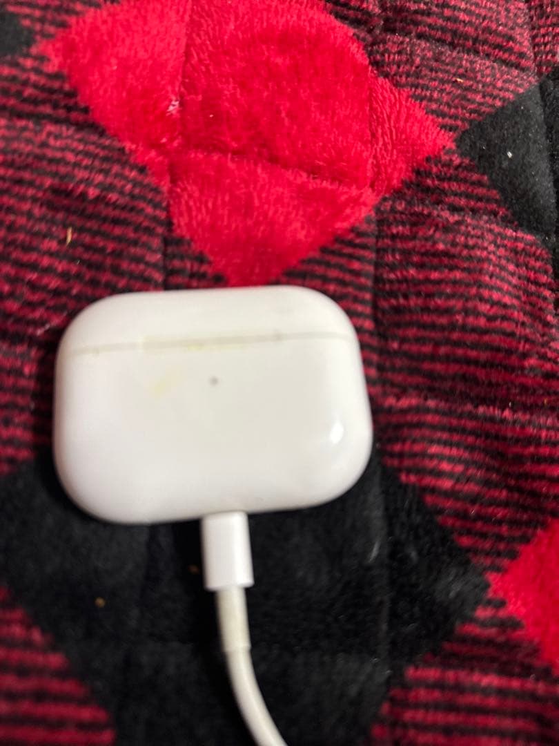 Y*a様 AirPods Pro 第2世代本体 充電ケース付き