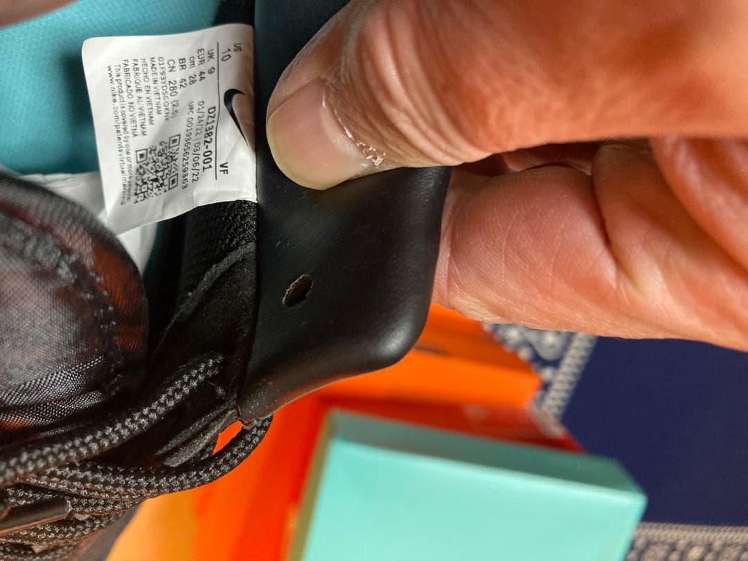 売切 Nike Air Force 1 adidas Supreme FCRB