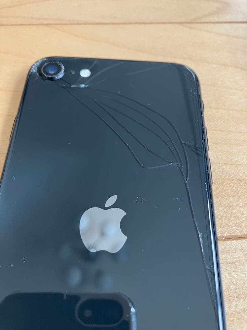 iPhoneSE第2世代 128GB 画面、背面割れ、ヒビあり