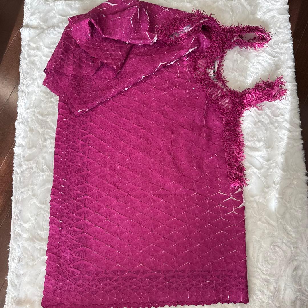 イッセミヤケ　ピンクパープル フリル付きキャミソール