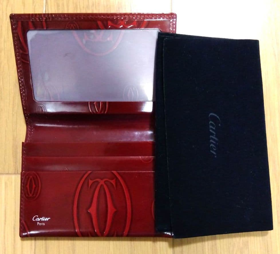 カルティエ　ハッピーバースデー　カーフレザーの名刺入れ