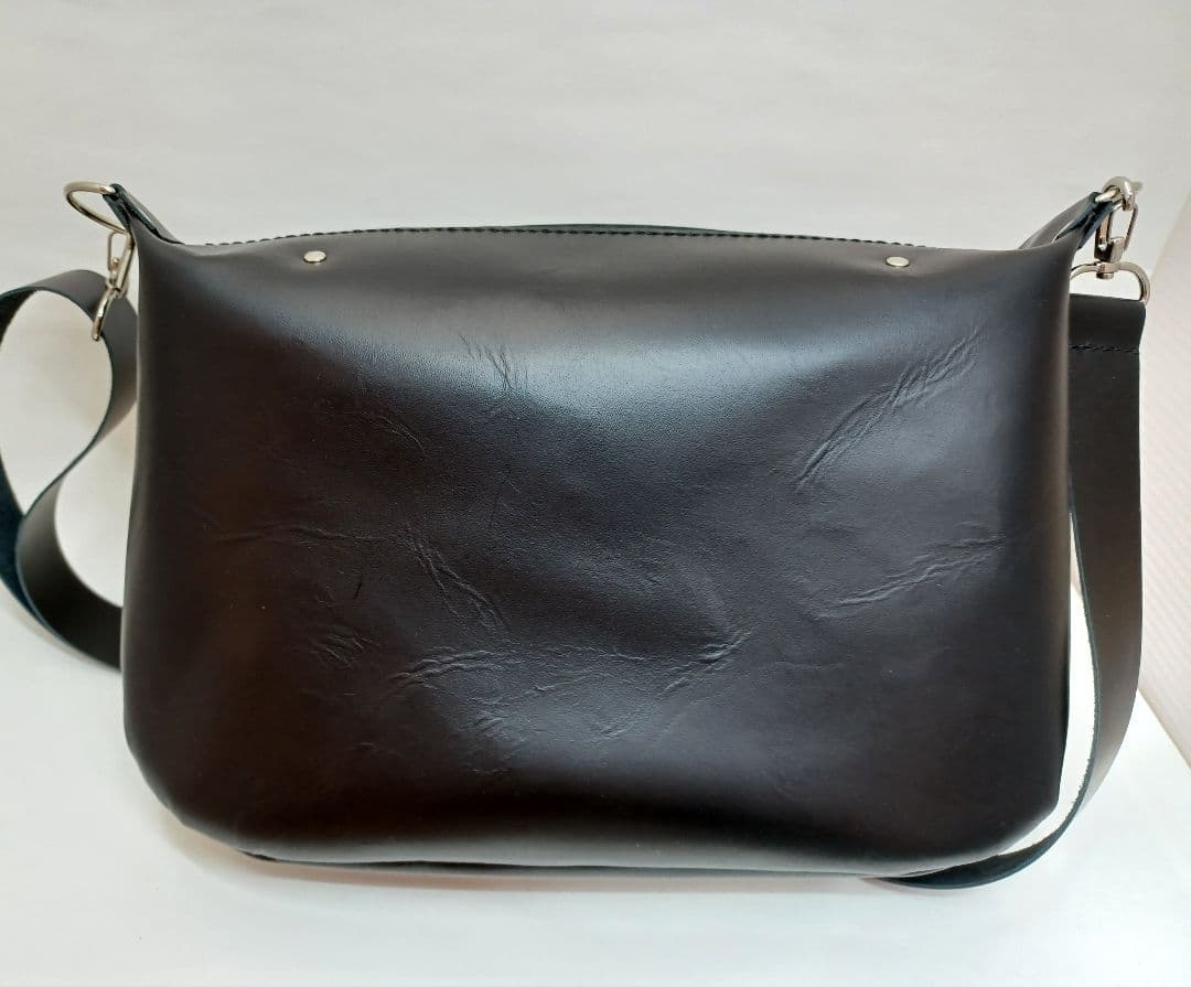 大きな目玉ショルダー