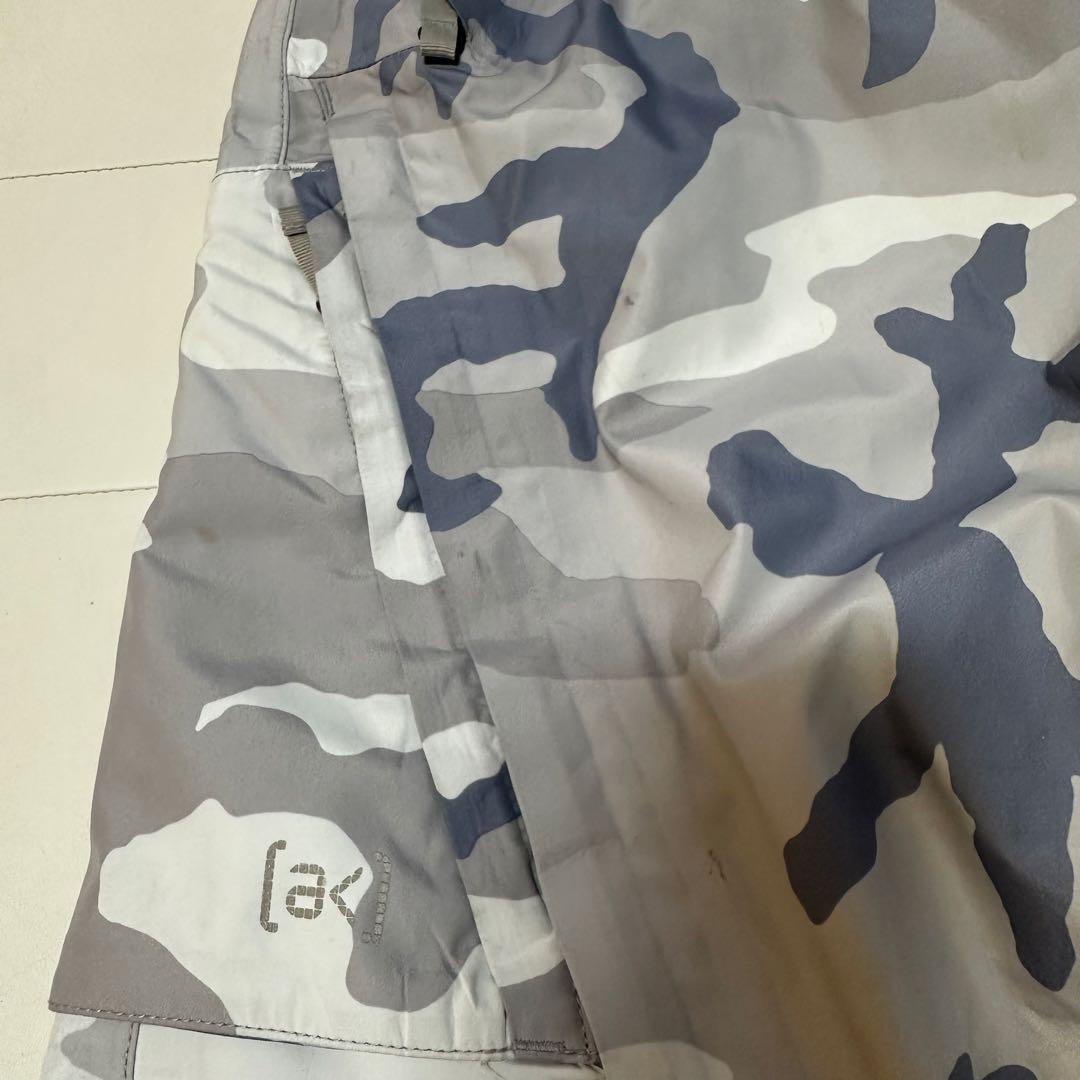 ★お値下げ★BURTONスノーボードウェア　カモフラージュ柄　上下セットLサイズ