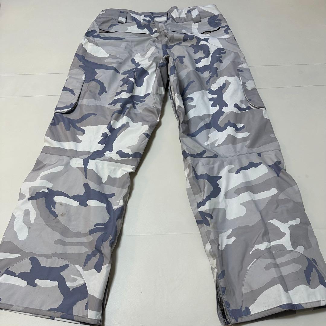 ★お値下げ★BURTONスノーボードウェア　カモフラージュ柄　上下セットLサイズ