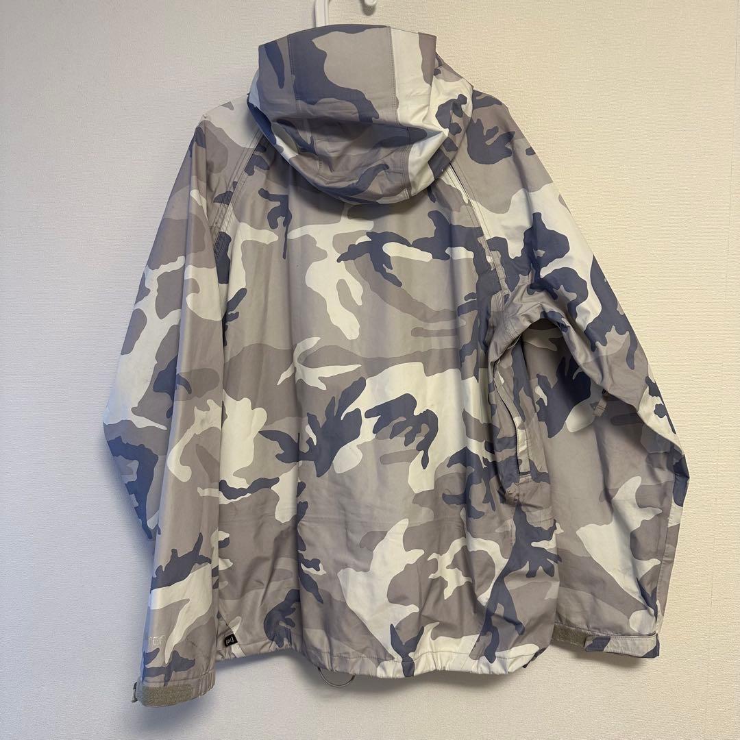 ★お値下げ★BURTONスノーボードウェア　カモフラージュ柄　上下セットLサイズ