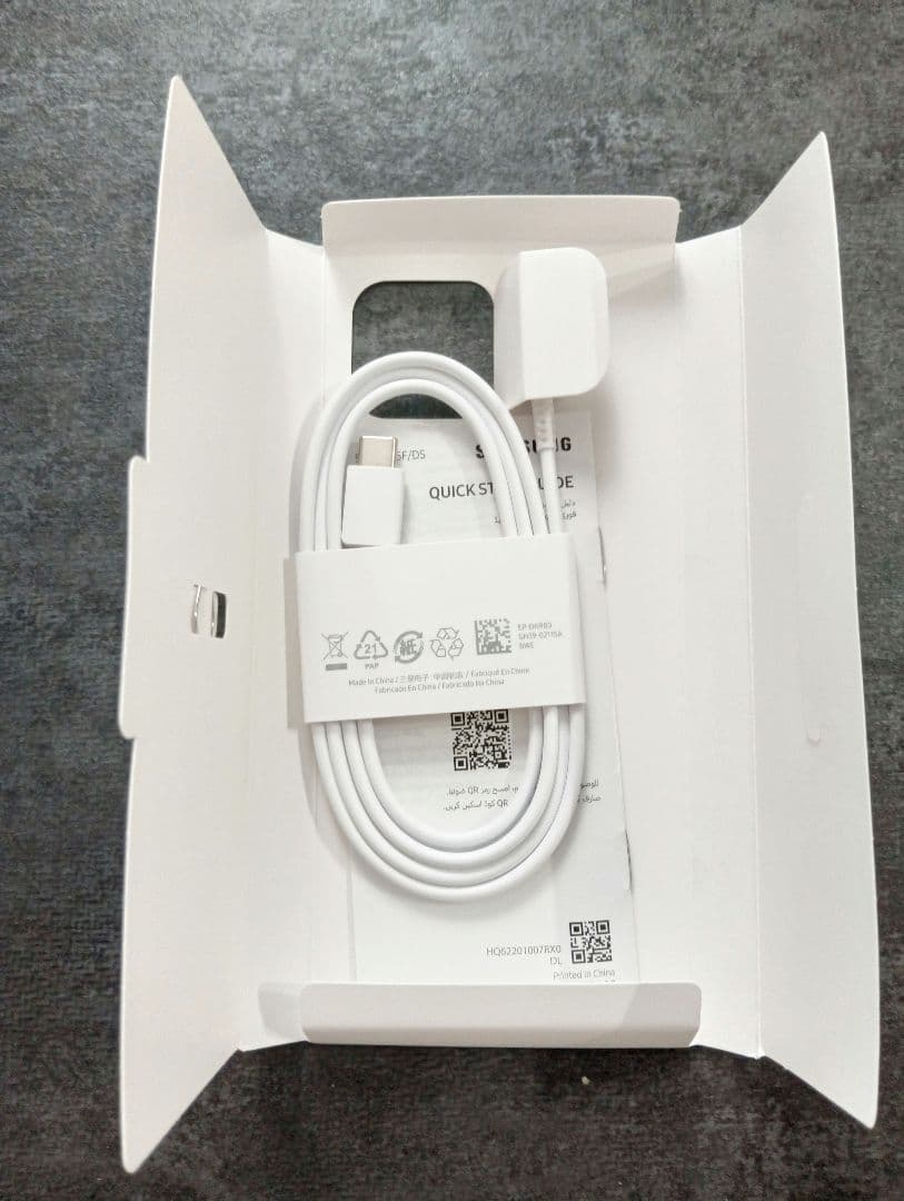 Samsung Galaxy A06 128GBスマートフォン 本体