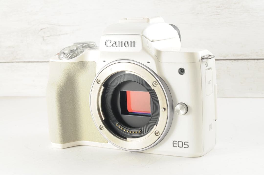 ❤️人気ホワイト❤️Wi-Fi &自撮り❤️Canon kiss M