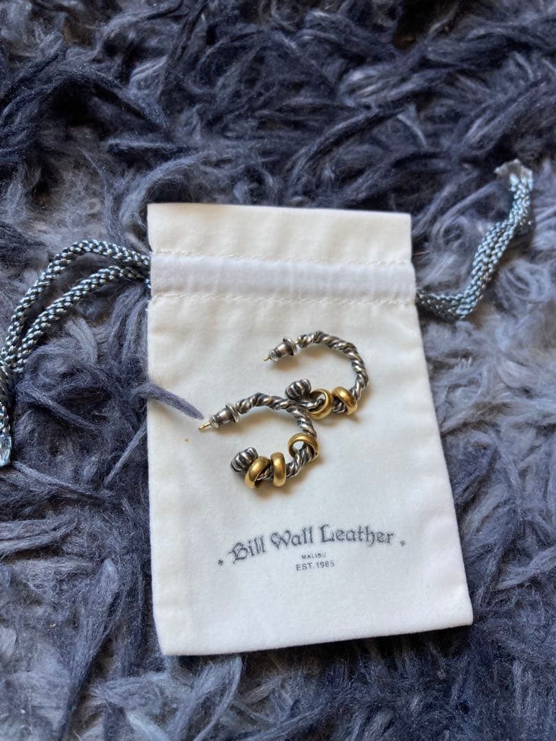 Bill Wall Leather ツイストデザインピアスS