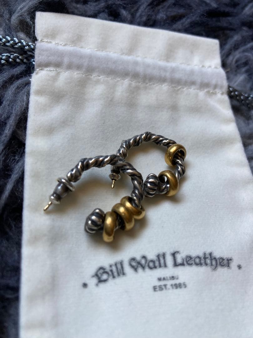 Bill Wall Leather ツイストデザインピアスS