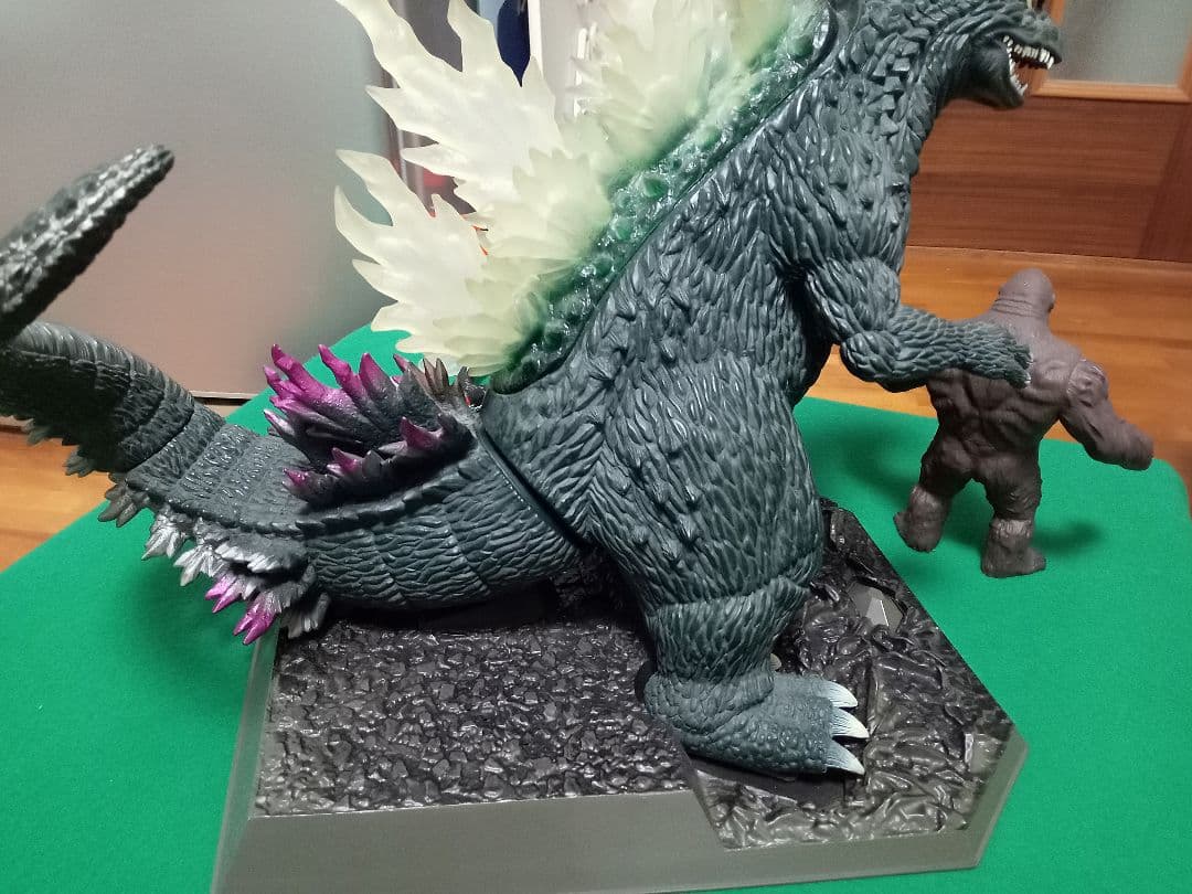 ゴジラ2体・キングコング・ウルトラマン、仮面ライダー フィギュアセット美品