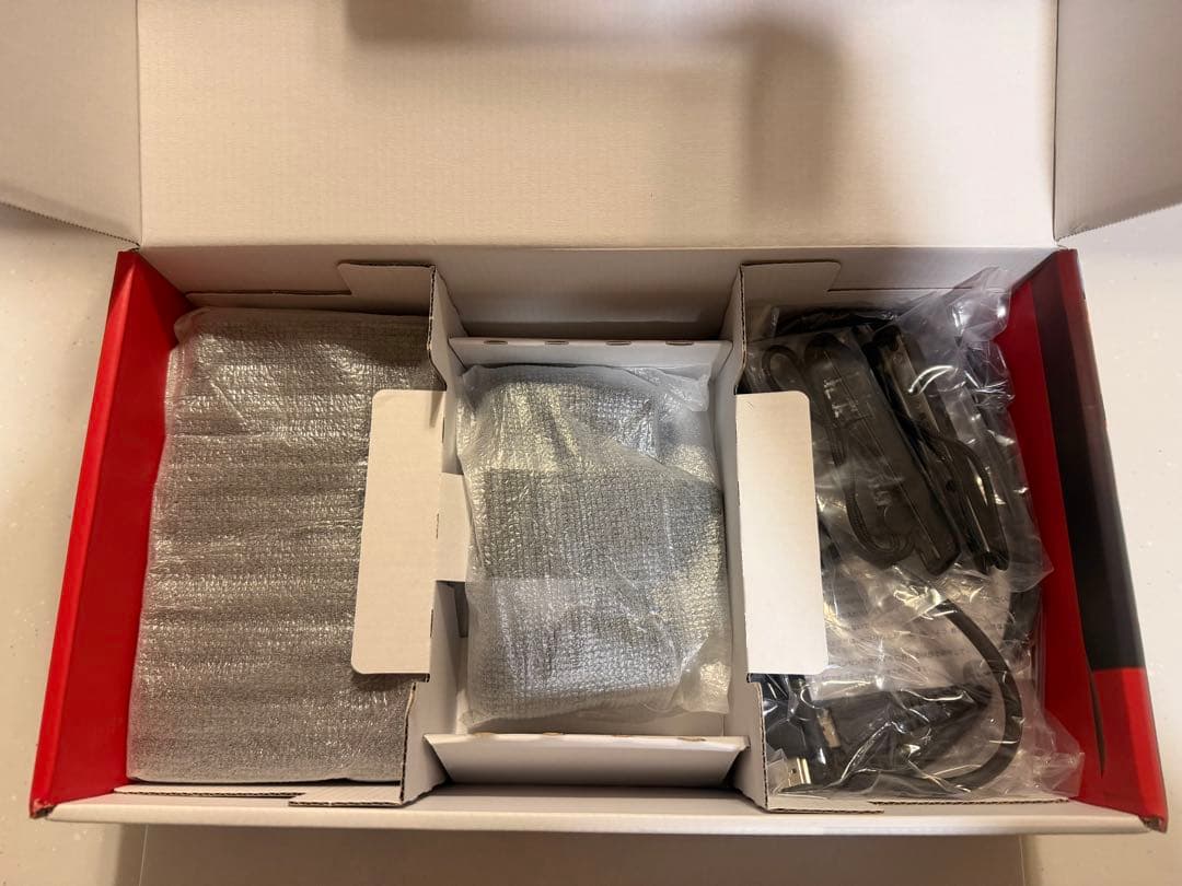 Nintendo Switch 本体 / ケース / SDカード