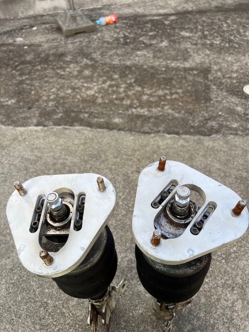 ハリアー60、アルヴェル30エアサス(フロントのみ