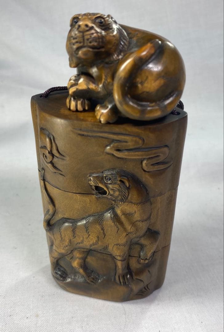印籠　柘植　十二支虎　黄楊繊細彫刻　木製