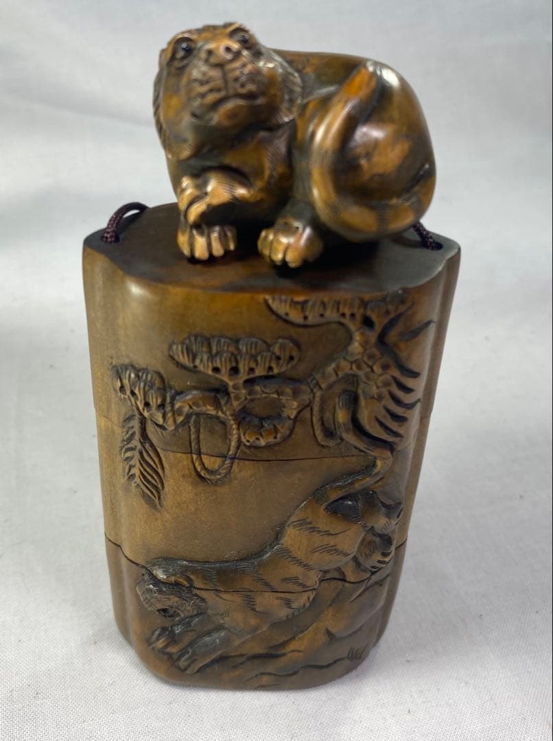 印籠　柘植　十二支虎　黄楊繊細彫刻　木製