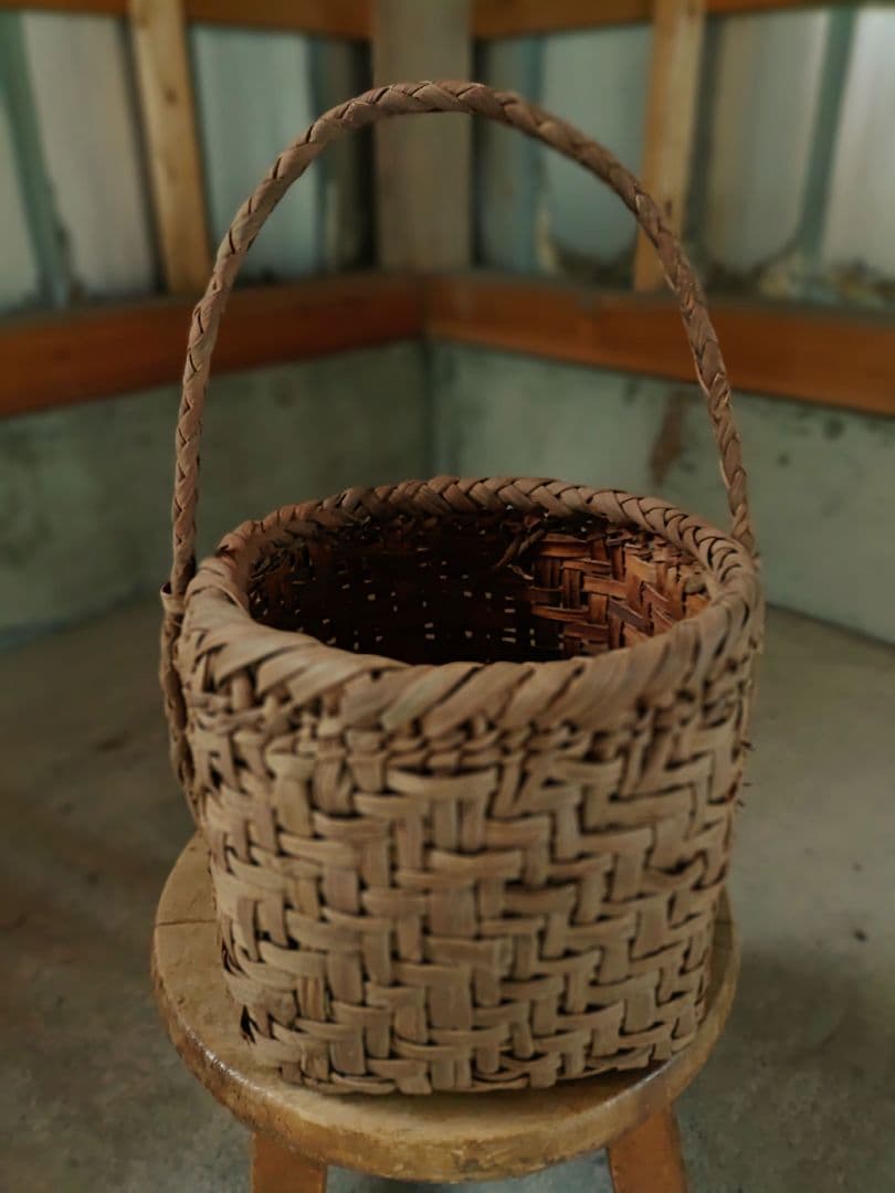 信州安曇野の山葡萄籠バック　里山手仕事