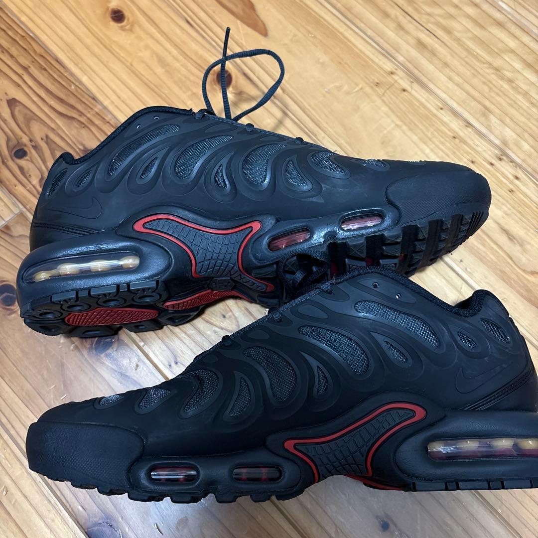 Nike Air Max Plus ブラック/レッド