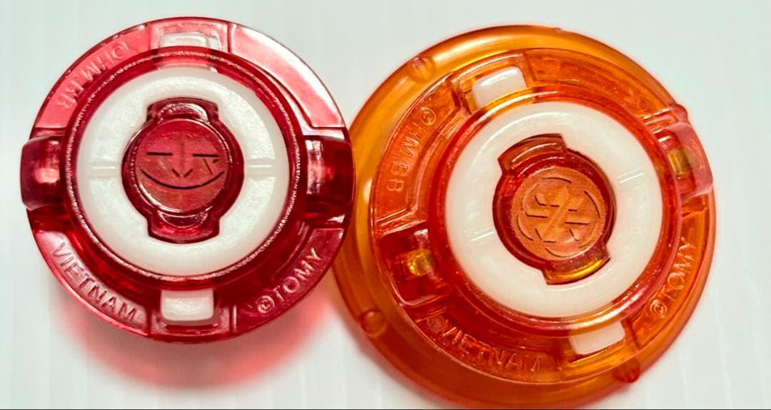 ベイブレードバースト 歴代ファブニル シューター付き シール付き 説明文必読