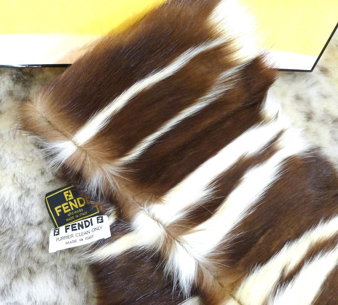 【FENDI】ブラウン＆ホワイト ウィーゼルFURスヌード未使用新品（専用箱付）
