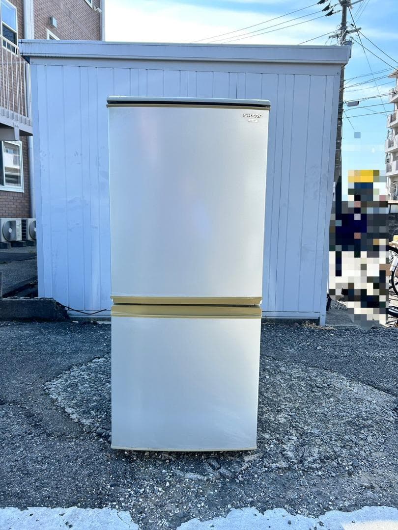 【配送・引き取り可】SHARP 冷凍冷蔵庫 137L 2010年製